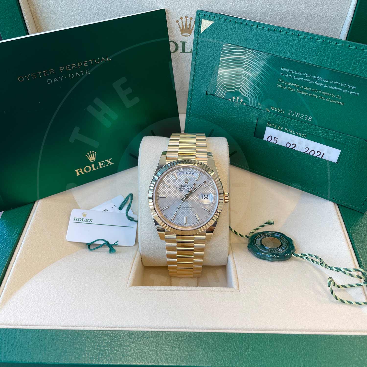 Rolex Day-Date 228238-0008 18ct Yellow Gold Silver Diagonal Motif Index