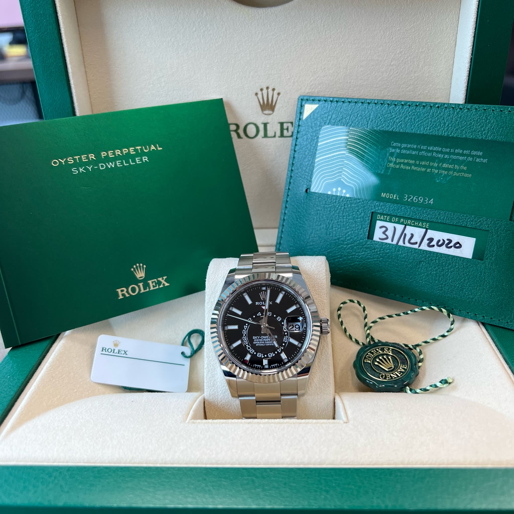 Rolex 326934 Skydweller Stainless Steel & 18K White Gold Black Dial Oyster Bracelet Like New 2020 Box/Papers