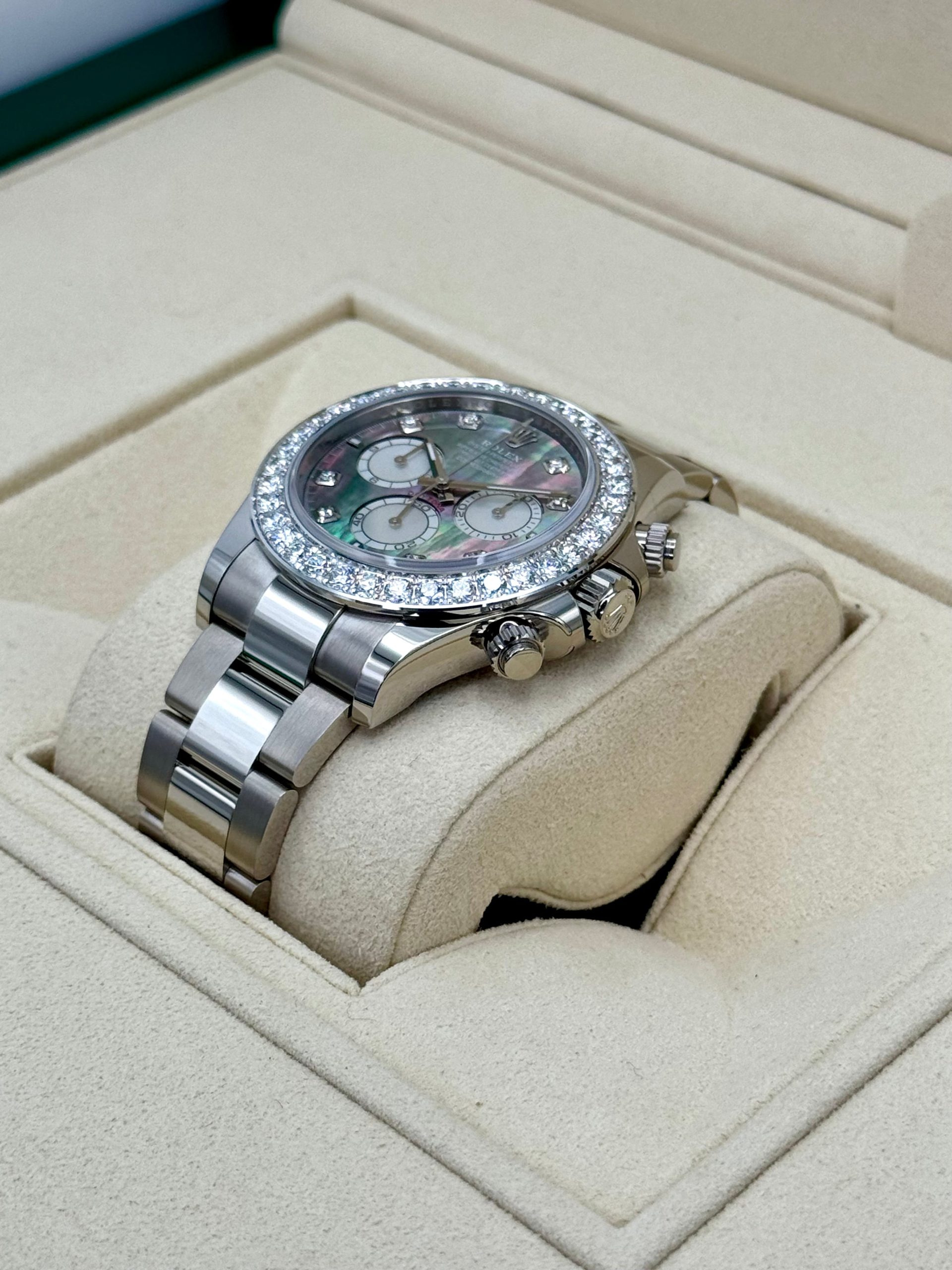 NEW 2024 Rolex Daytona 40mm 126579RBR Mother of Pearl Diamond Dial - Image 5