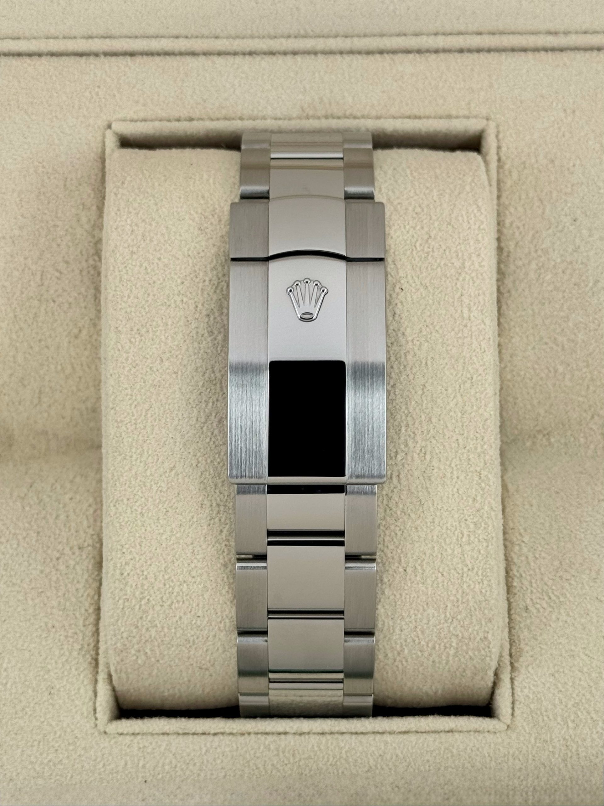 2023 Rolex Sky-Dweller 42mm 326934 Oyster Blue Dial - Image 2