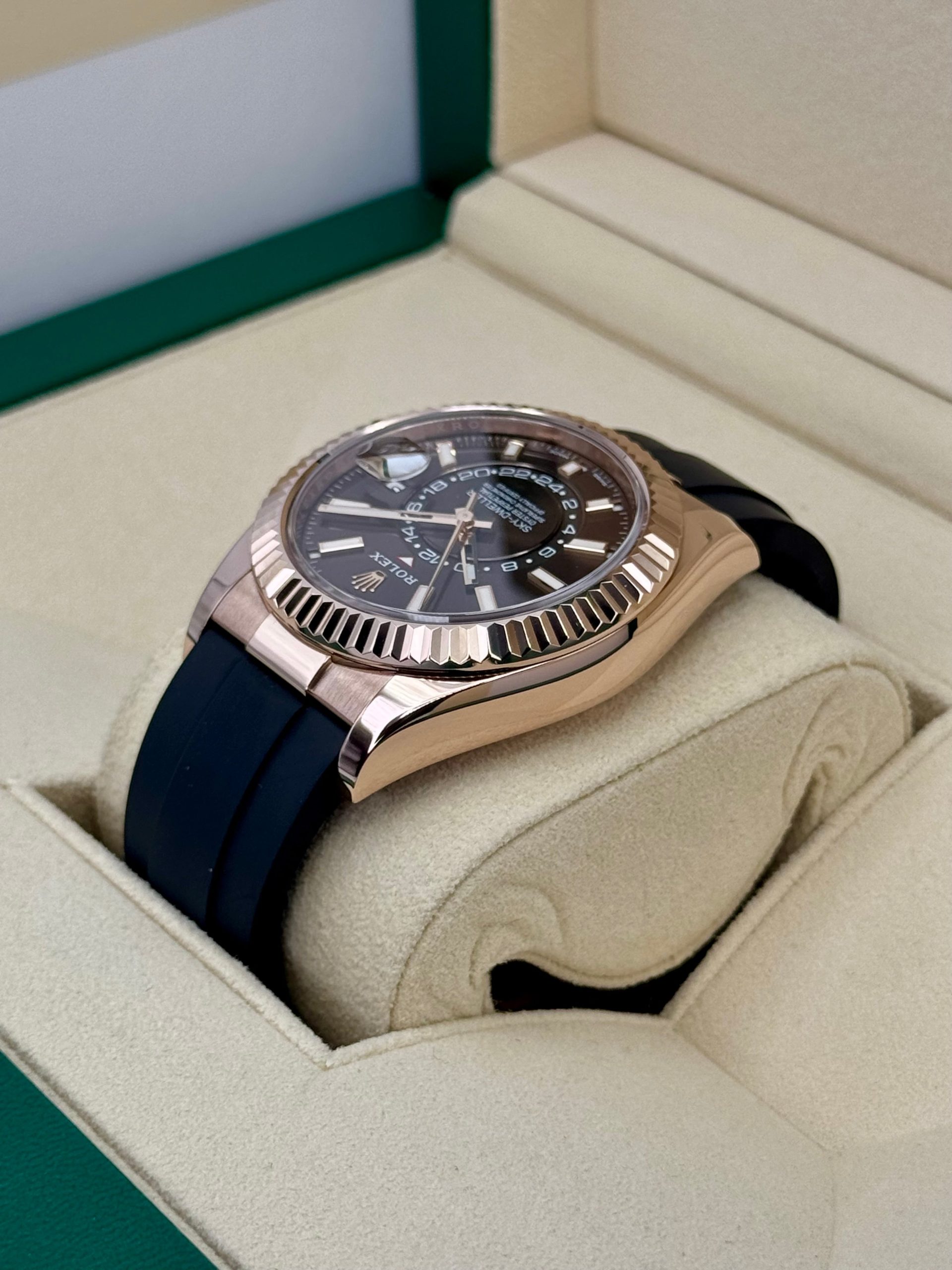 2022 Rolex Sky-Dweller 42mm 326235 Rose Gold Oysterflex Chocolate Dial - Image 7