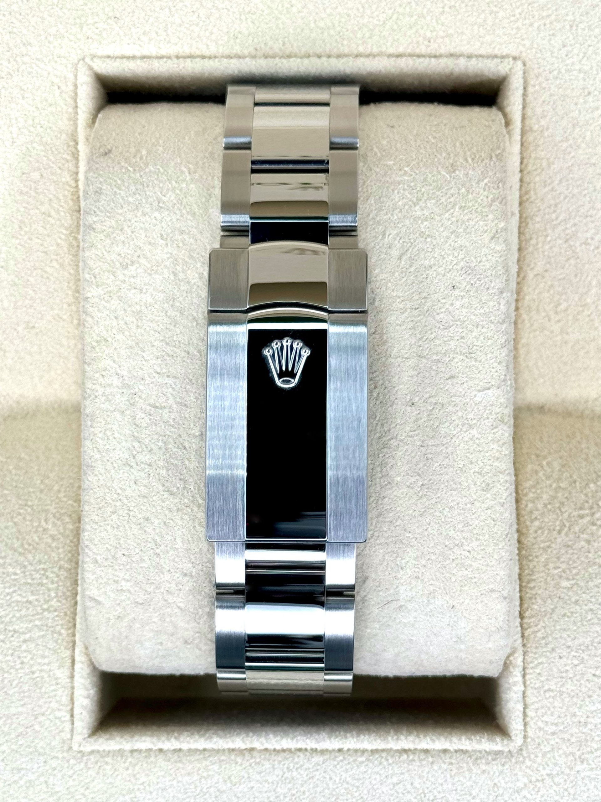 NEW 2024 Rolex Datejust 41mm 126334 Oyster Black Diamond Dial - Image 2