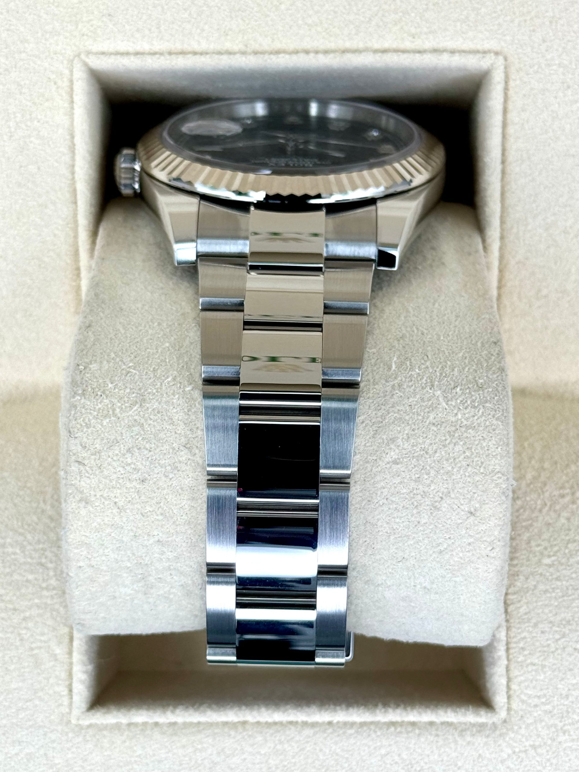 NEW 2024 Rolex Datejust 41mm 126334 Oyster Black Diamond Dial - Image 4