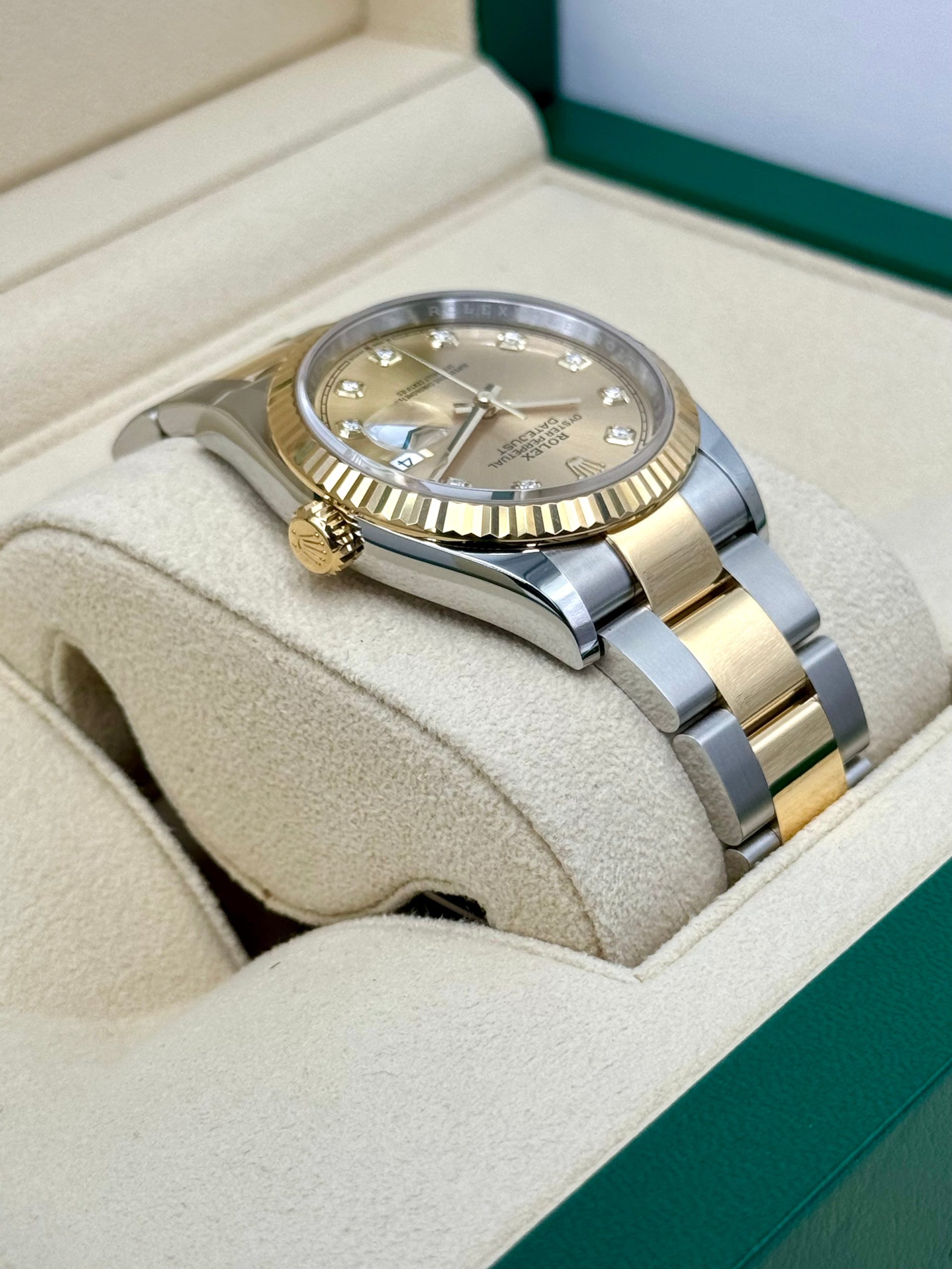 NEW 2024 Rolex Datejust 36mm 126233 Two-Tone Champagne Diamond Dial - Image 8