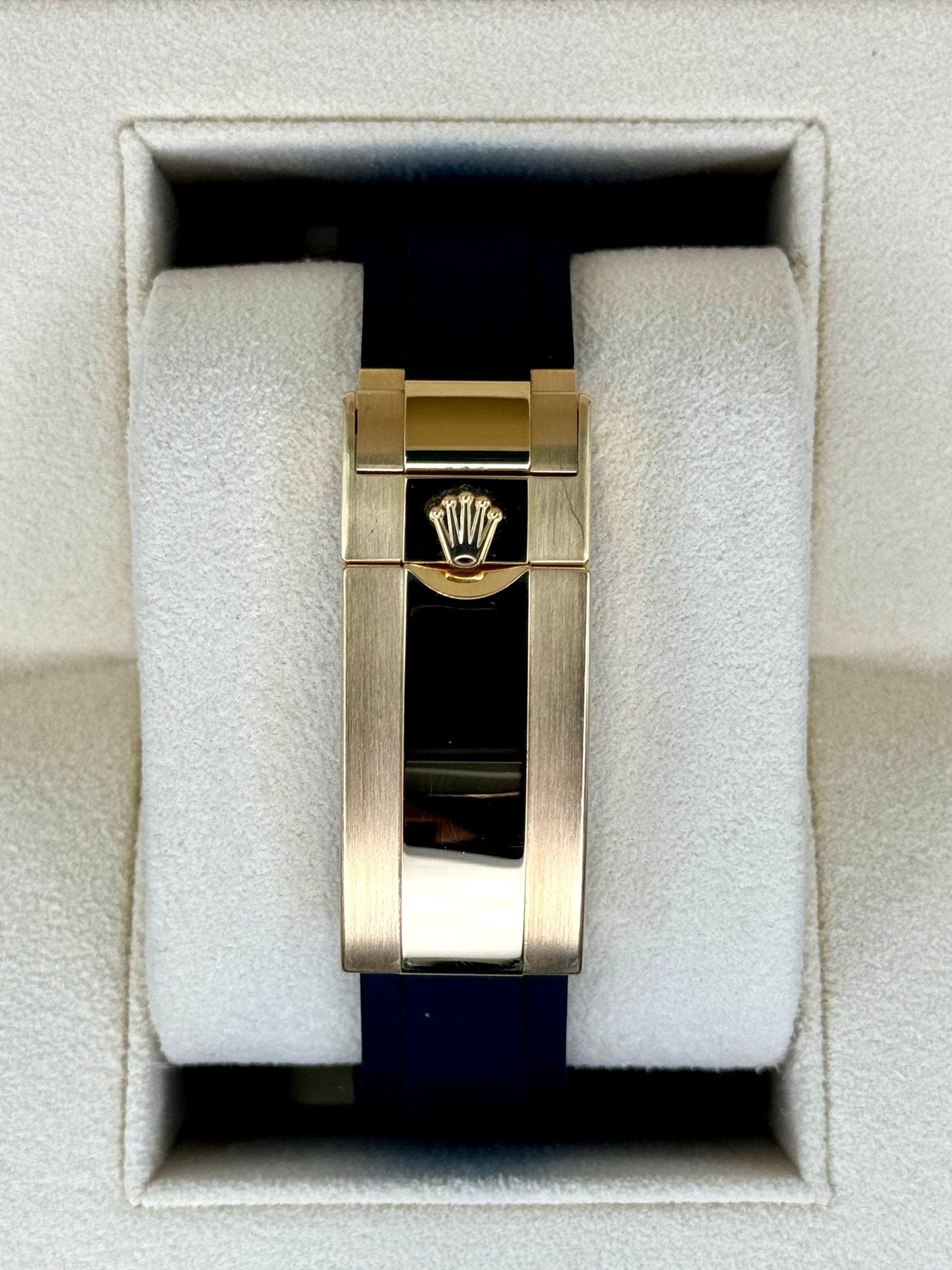 2024 Rolex Yacht-Master 42mm 226658 Gold Oysterflex Black Dial - Image 2