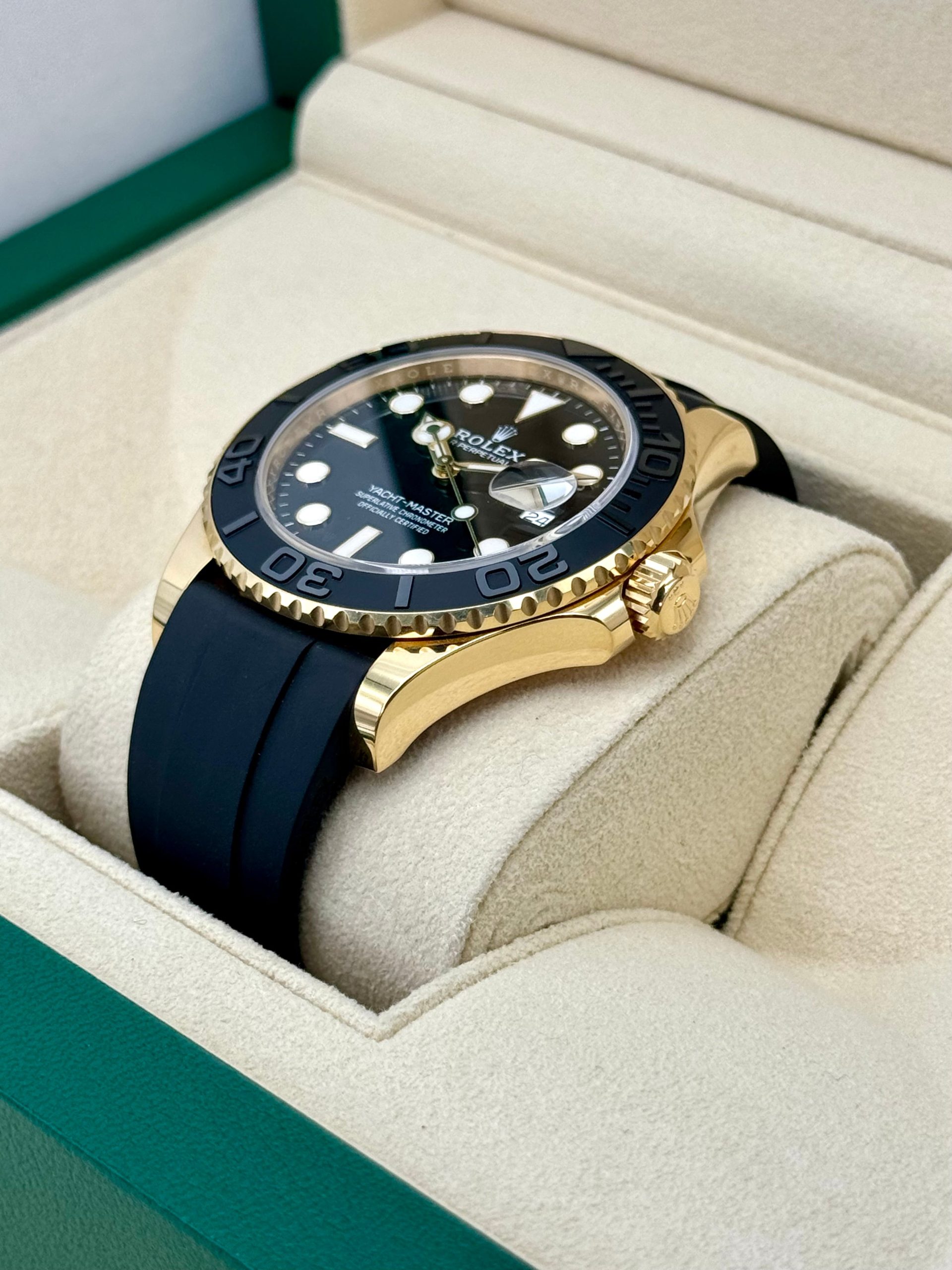 2024 Rolex Yacht-Master 42mm 226658 Gold Oysterflex Black Dial - Image 5