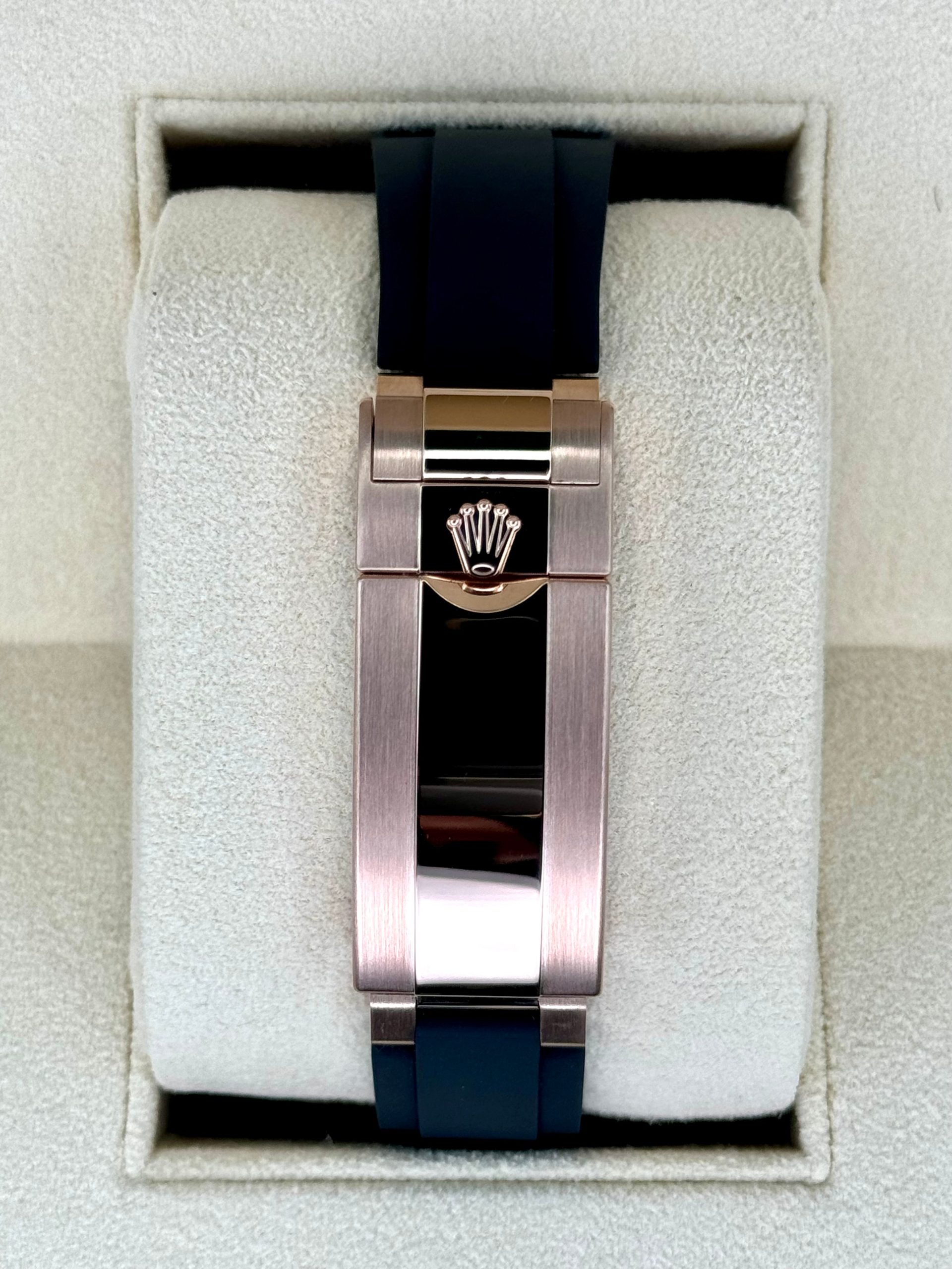 NEW 2025 Rolex Daytona 40mm 126515LN Rose Gold Oysterflex Black Dial - Image 2