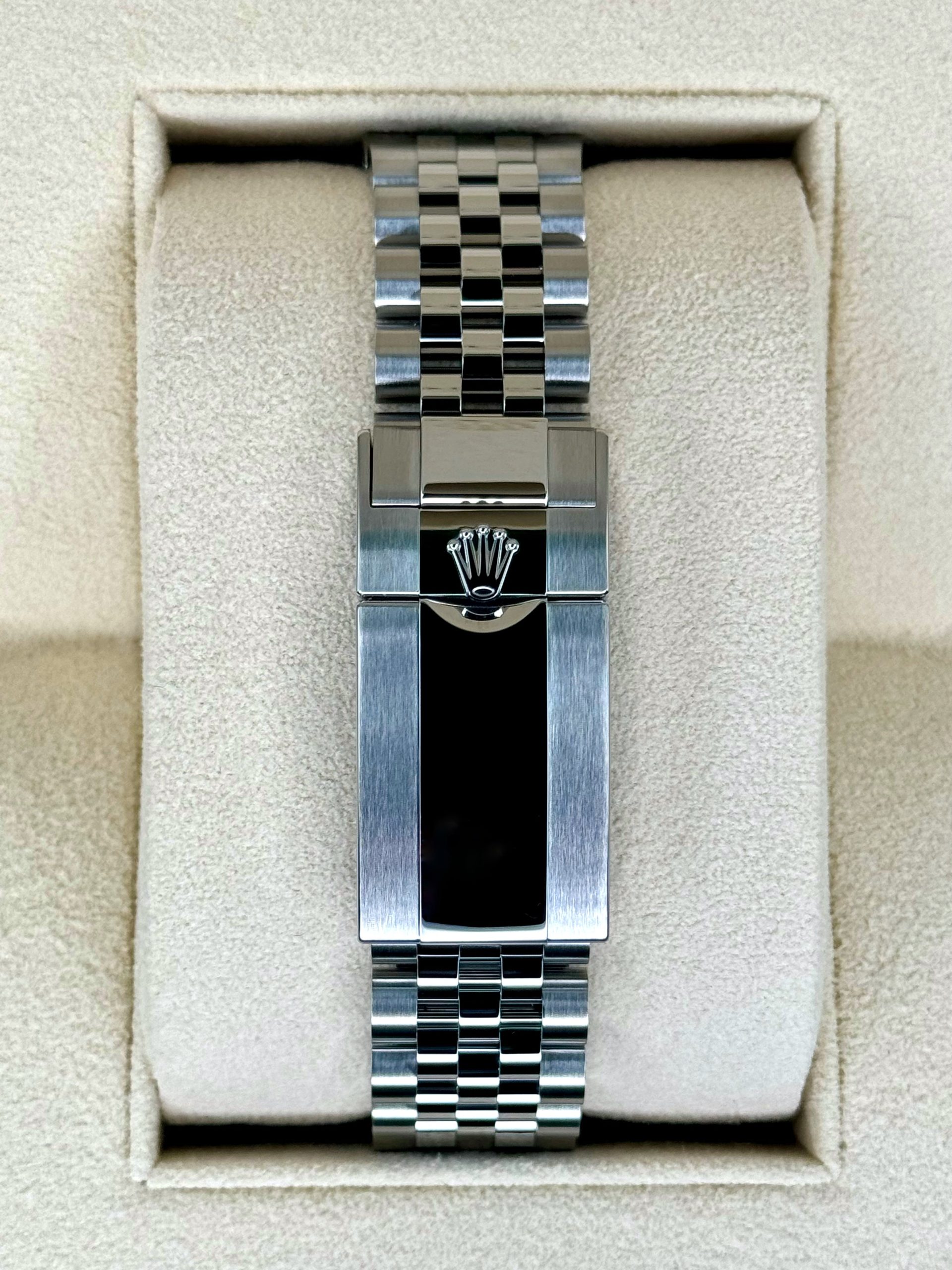 NEW 2024 Rolex GMT-Master II "Bruce Wayne" 40mm 126710GRNR Jubilee - Image 2