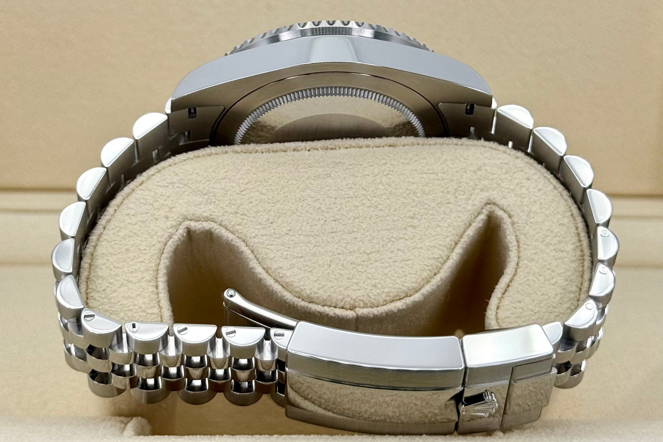 NEW 2024 Rolex GMT-Master II "Bruce Wayne" 40mm 126710GRNR Jubilee - Image 10