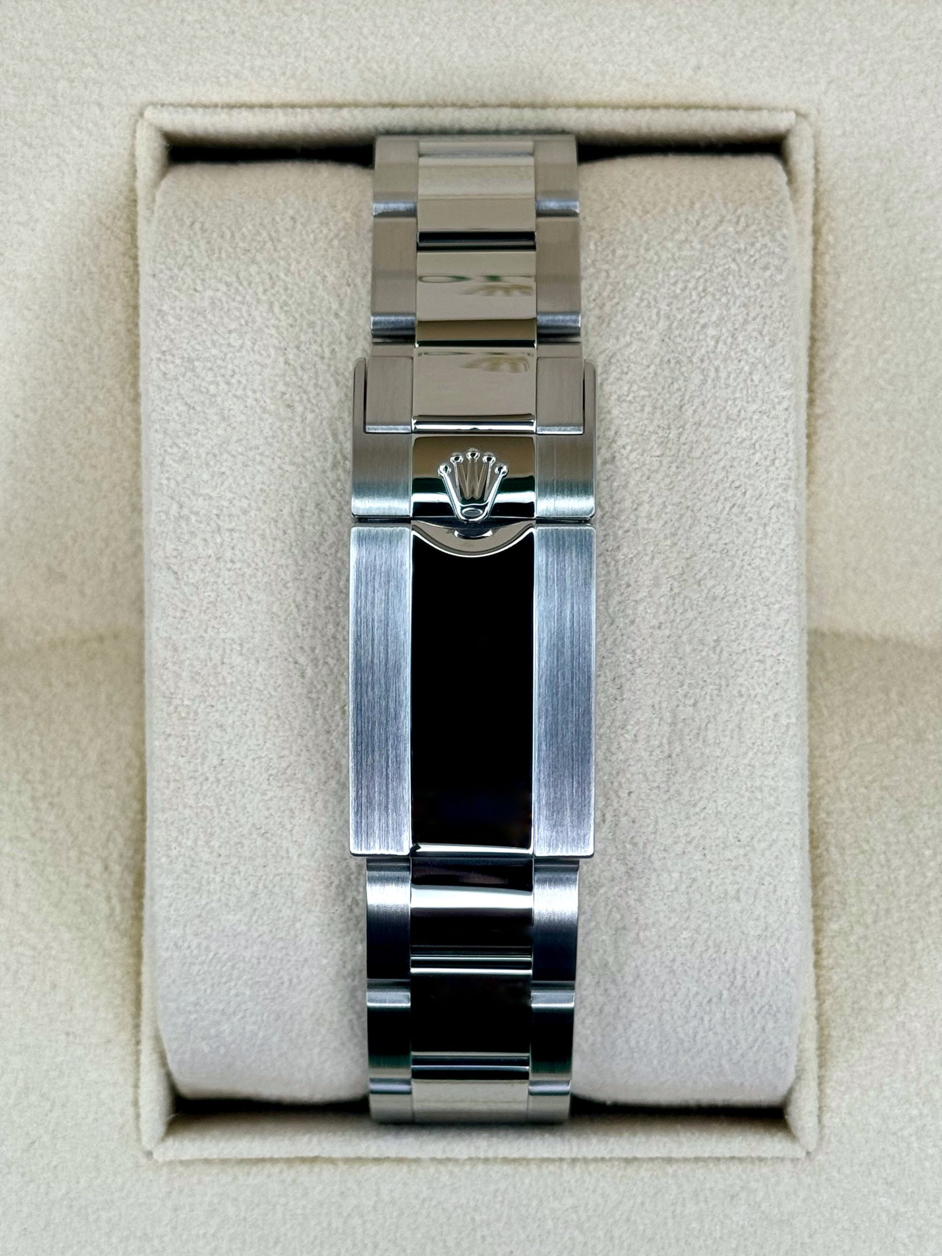 2024 Rolex Daytona 40mm 126500LN Stainless Steel Black Dial - Image 2