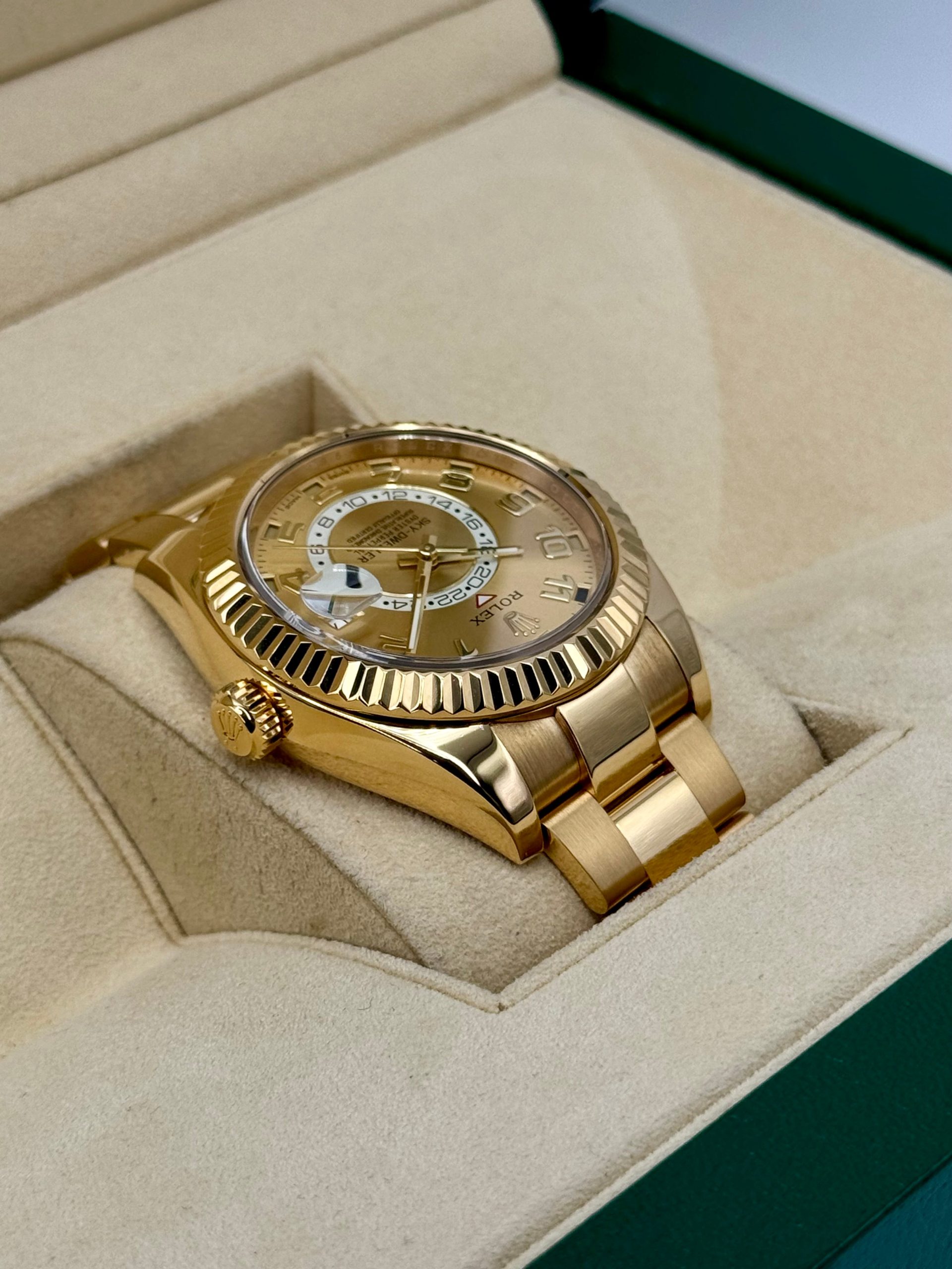 2019 Rolex Sky-Dweller 42mm 326938 Yellow Gold Oyster Champagne Dial - Image 8