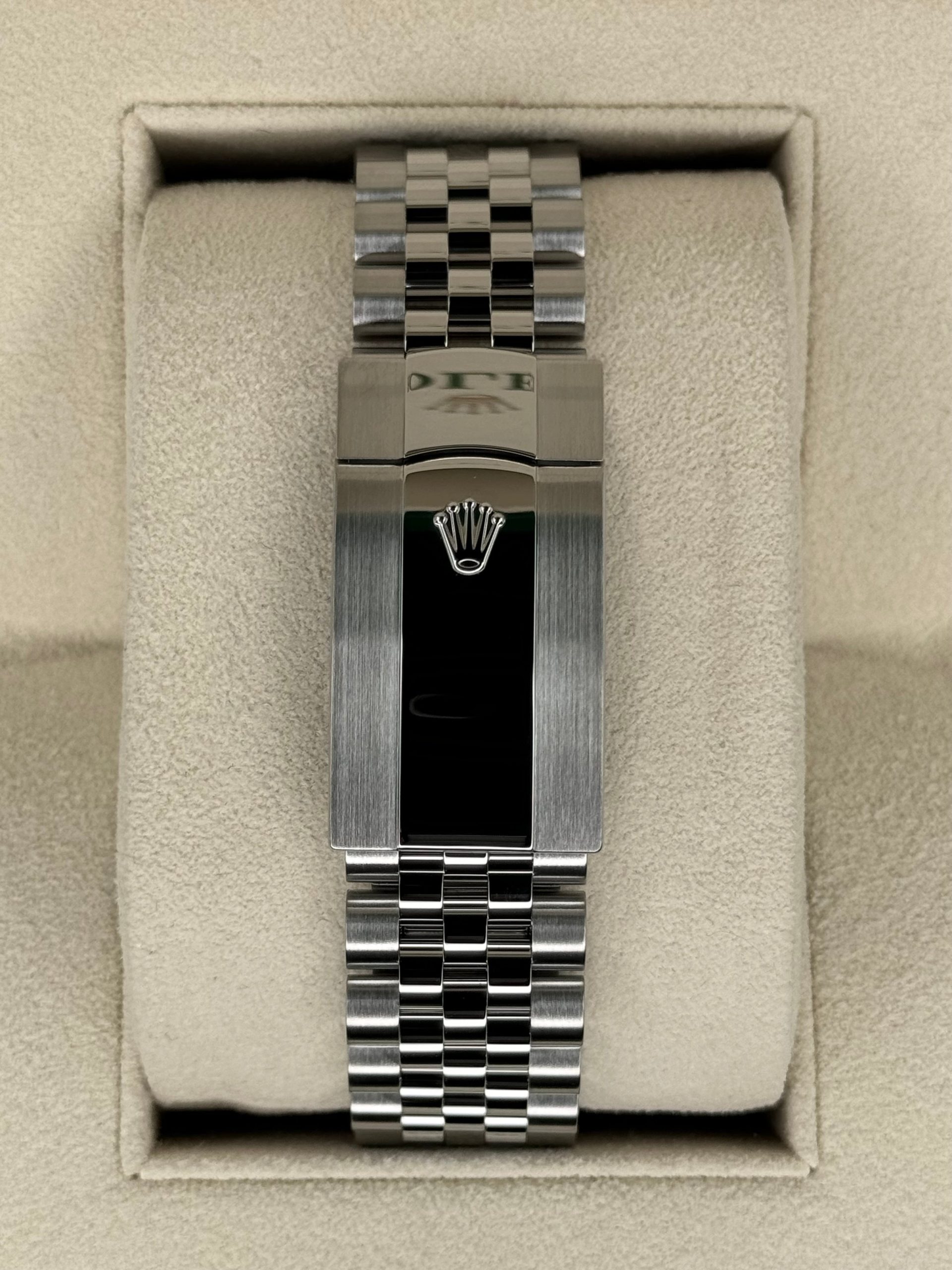 2022 Rolex Sky-Dweller 42mm 326934 Stainless Steel Jubilee White Dial - Image 2