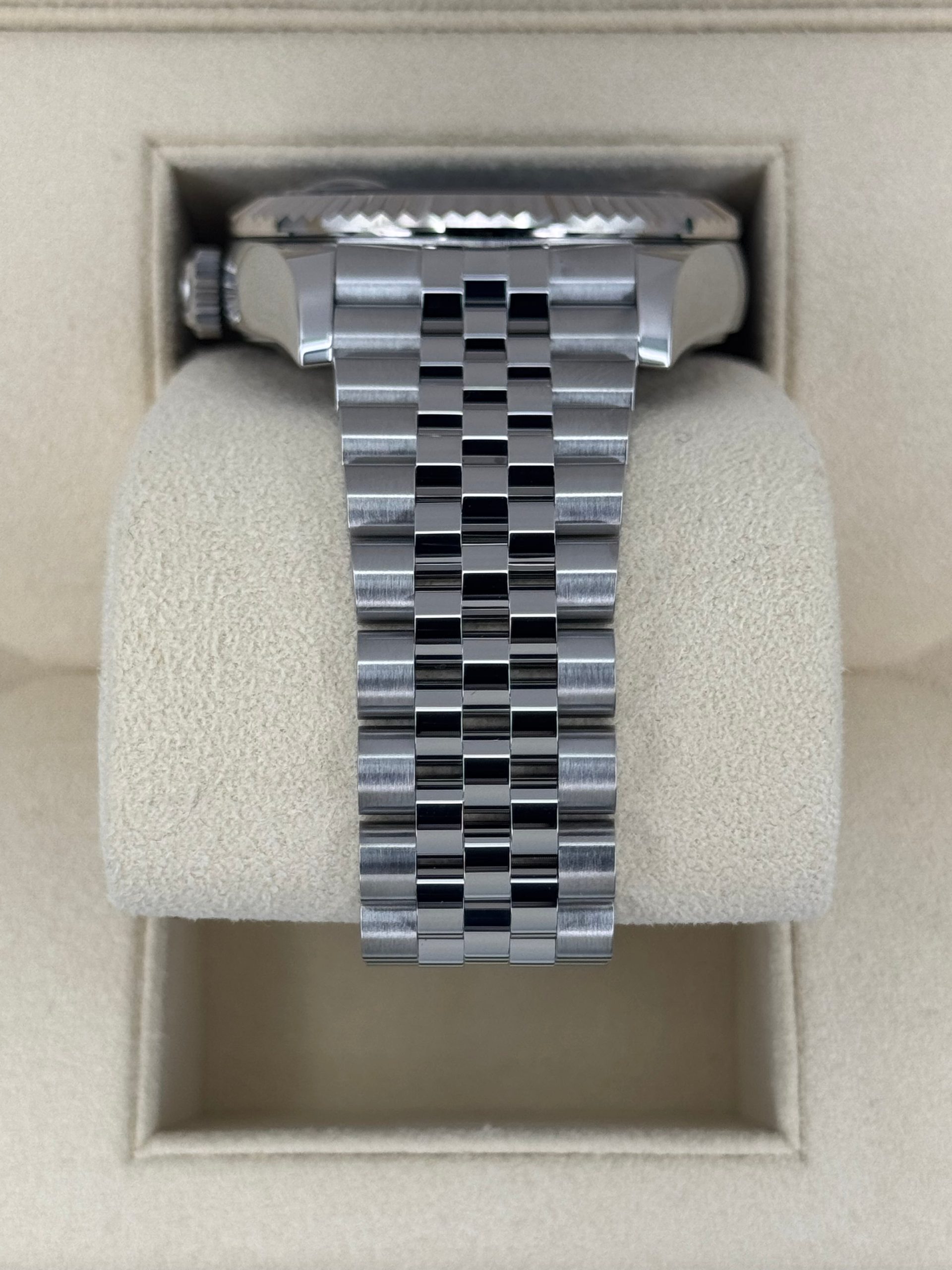 NEW 2024 Rolex Sky-Dweller 42mm 336934 Jubilee Blue Dial - Image 4